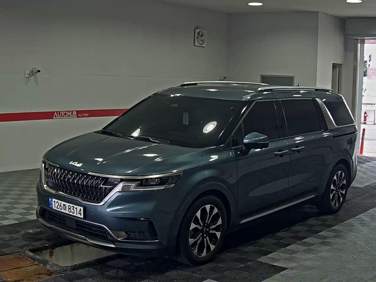 KIA CARNIVAL