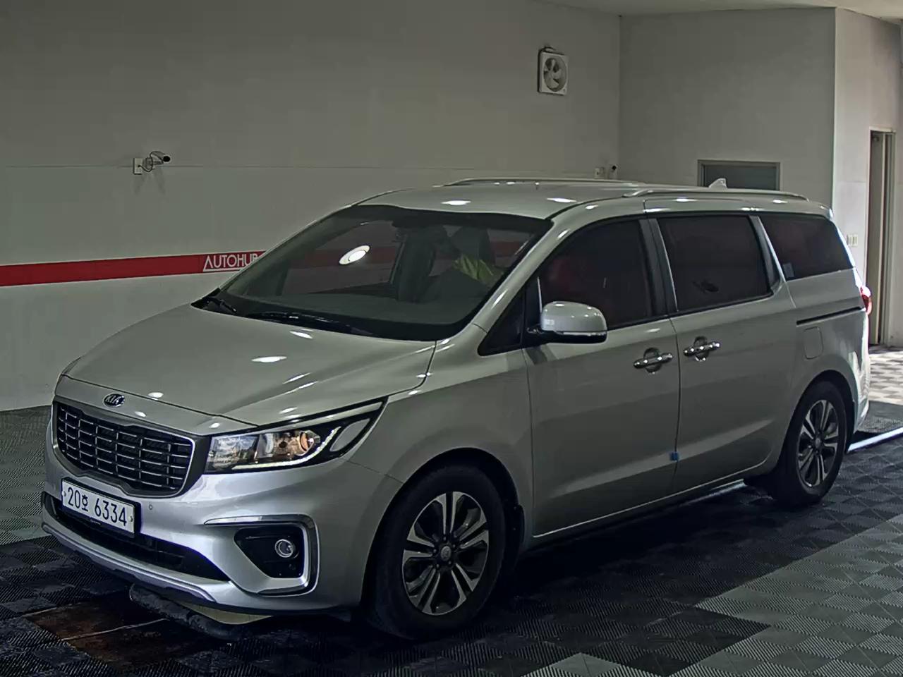 KIA CARNIVAL
