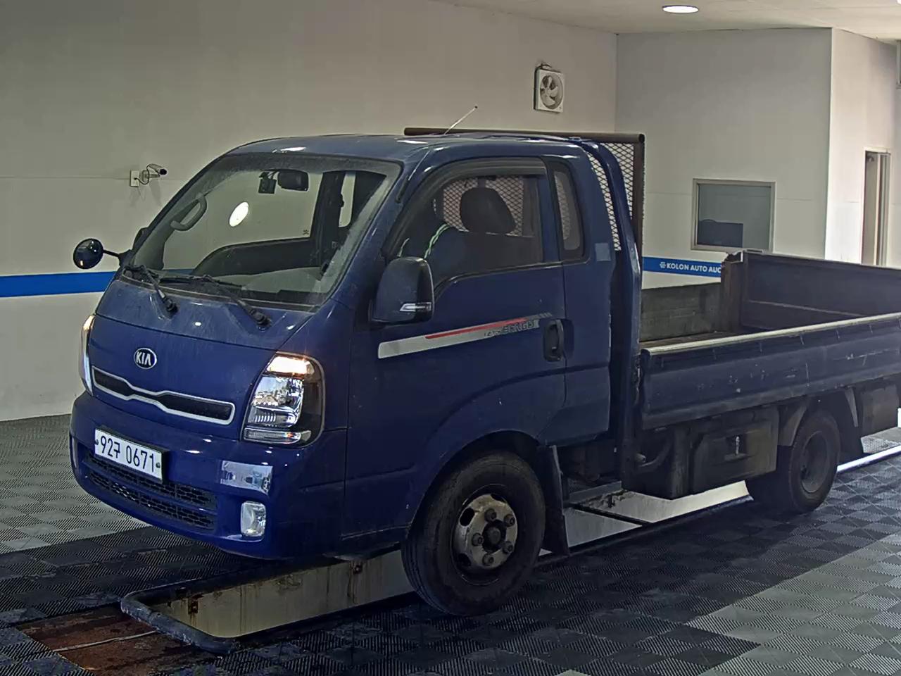 KIA BONGO 3