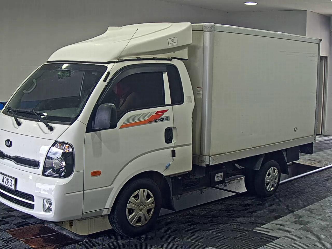 KIA BONGO 3