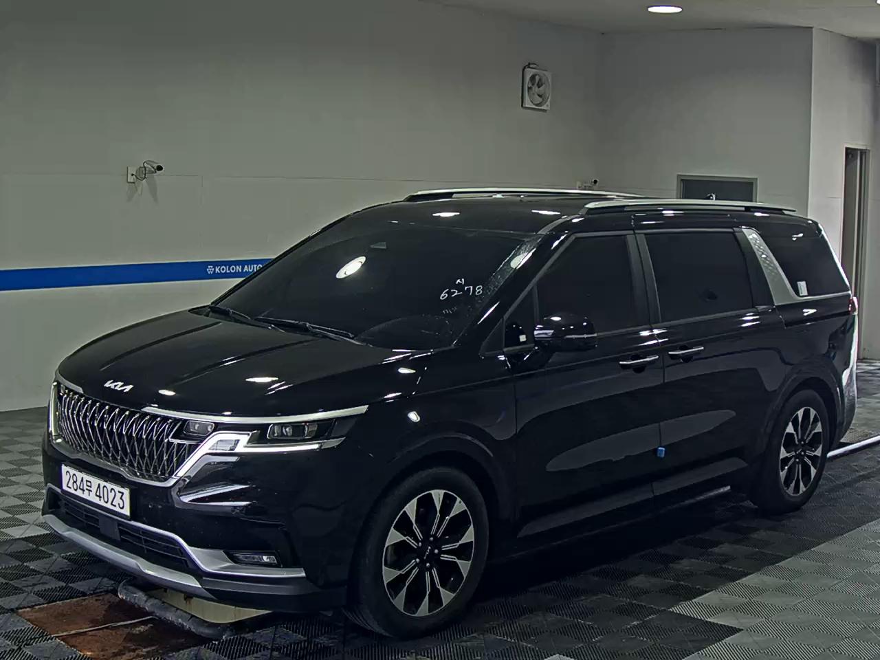 KIA CARNIVAL