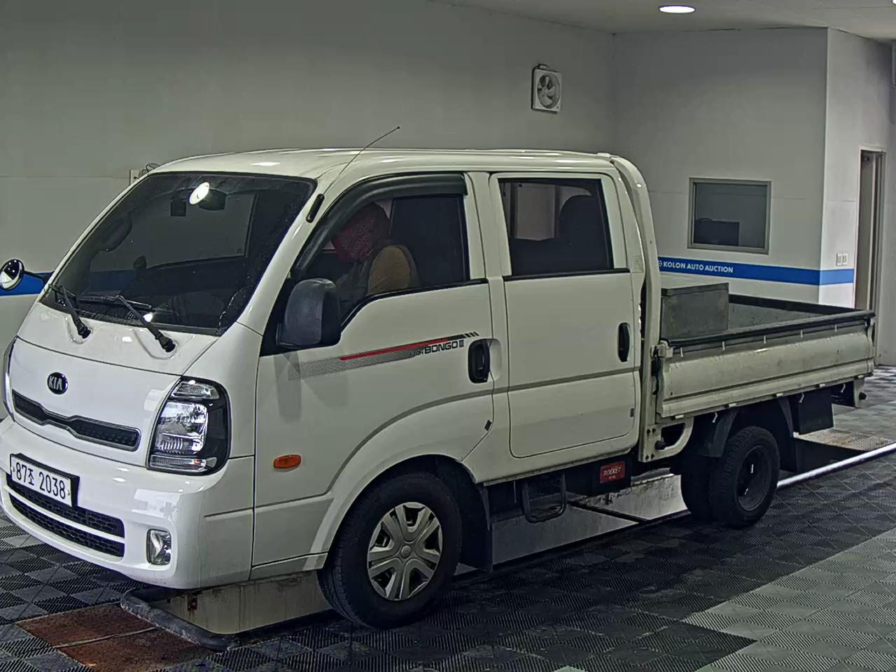 KIA BONGO 3