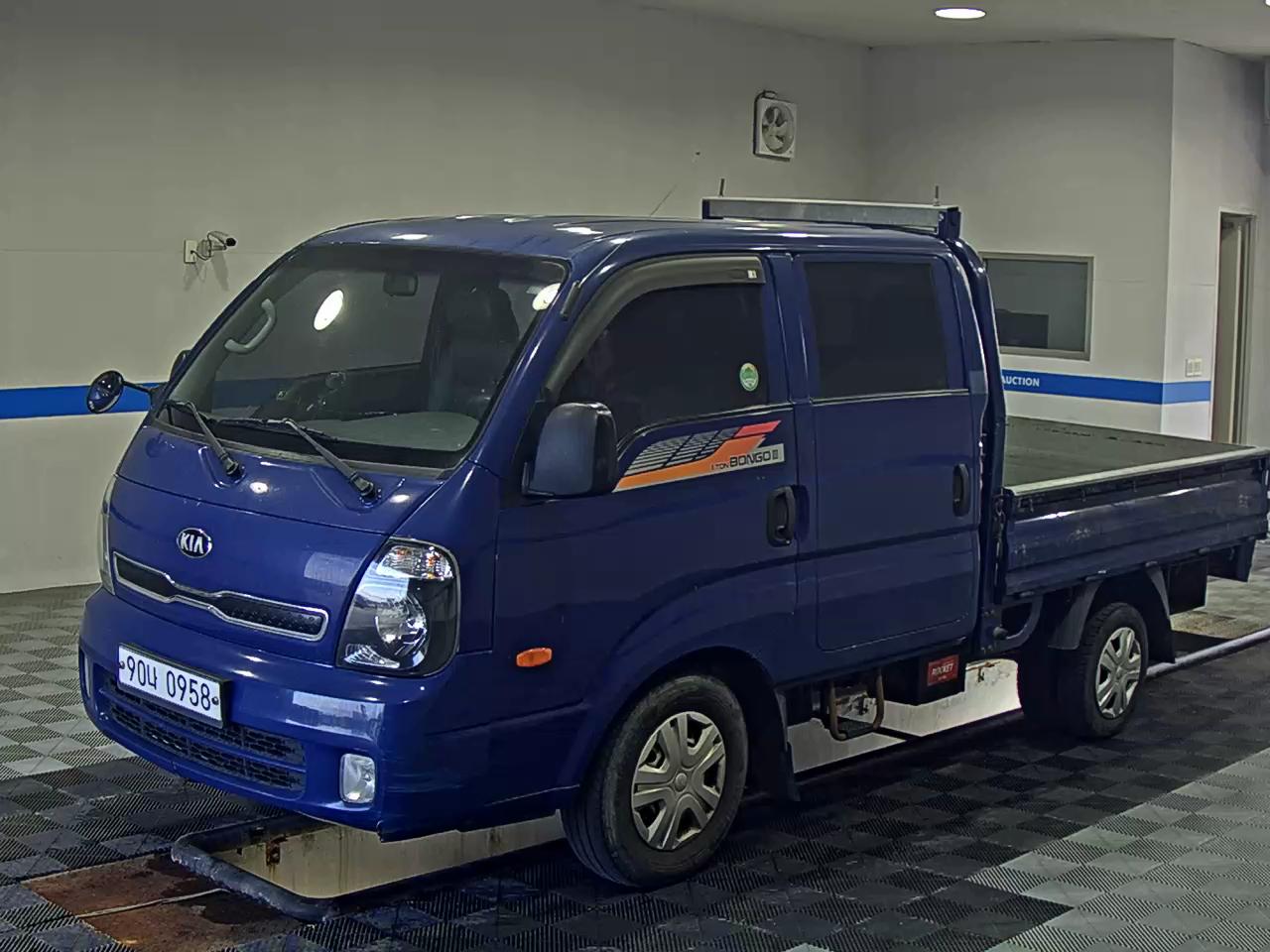 KIA BONGO 3