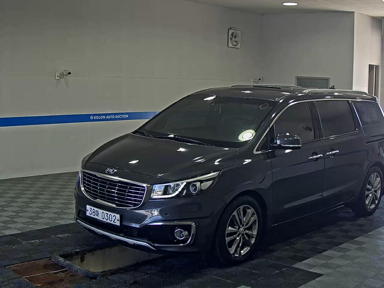 KIA CARNIVAL
