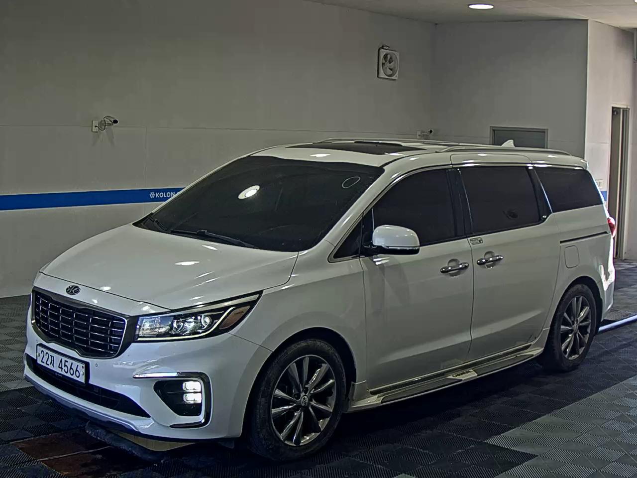 KIA CARNIVAL