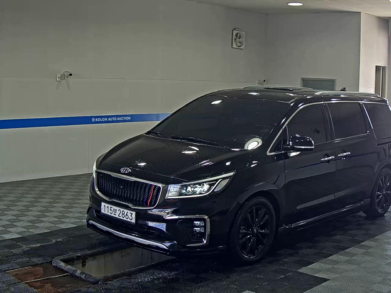 KIA CARNIVAL