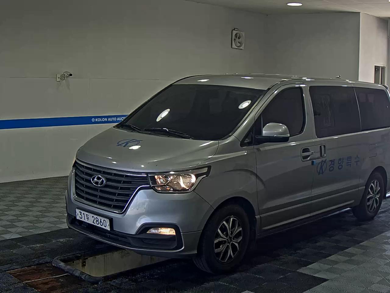 HYUNDAI STAREX