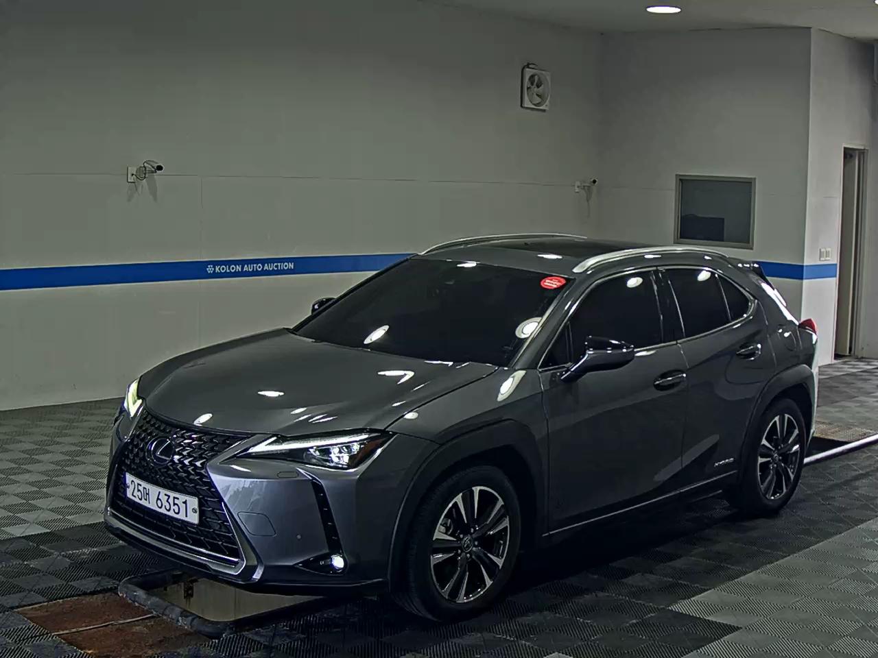 LEXUS UX