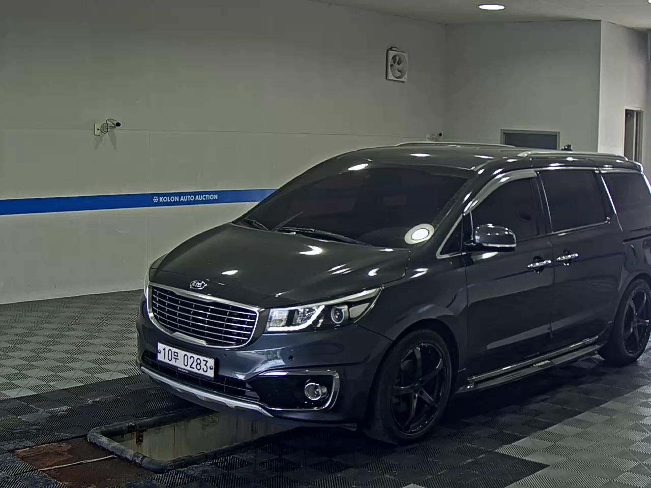 KIA CARNIVAL