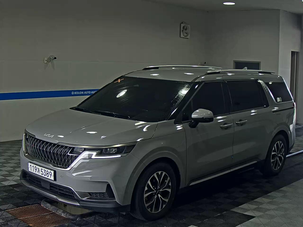 KIA CARNIVAL
