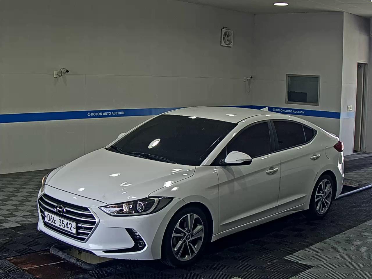 HYUNDAI Avante
