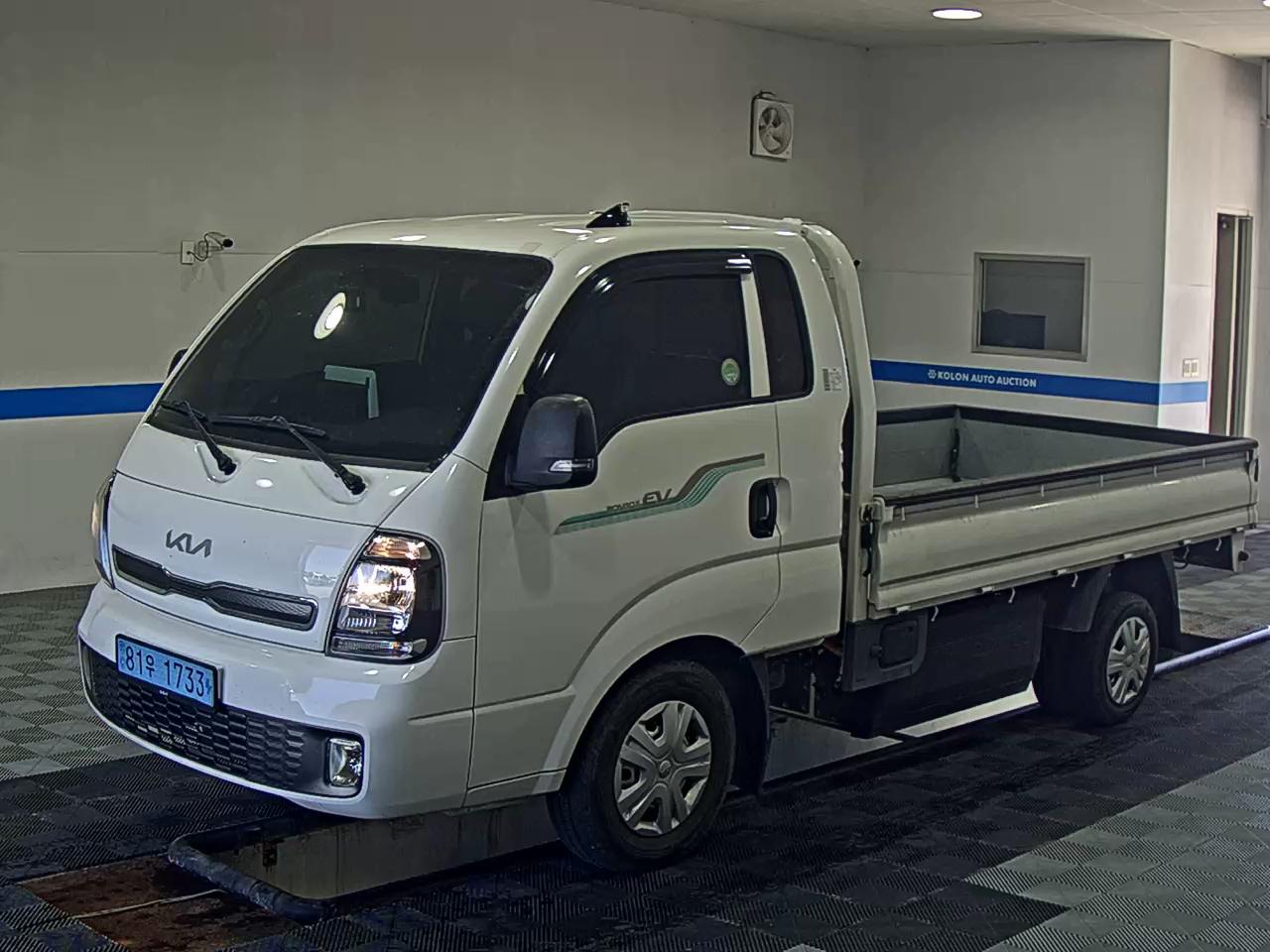 KIA BONGO 3