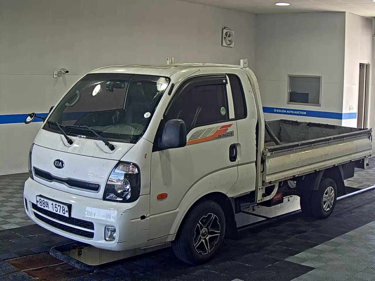 KIA BONGO 3