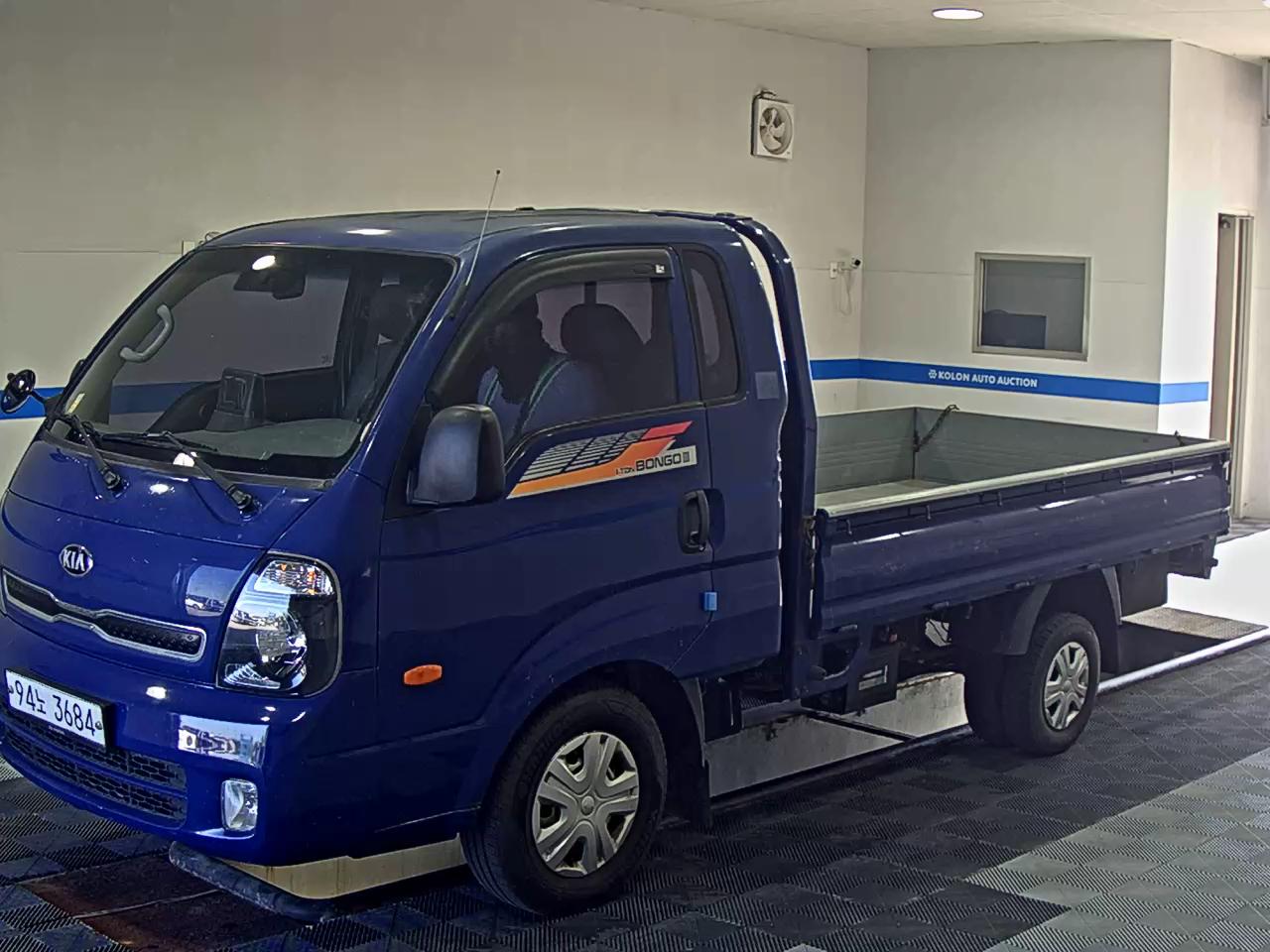 KIA BONGO 3
